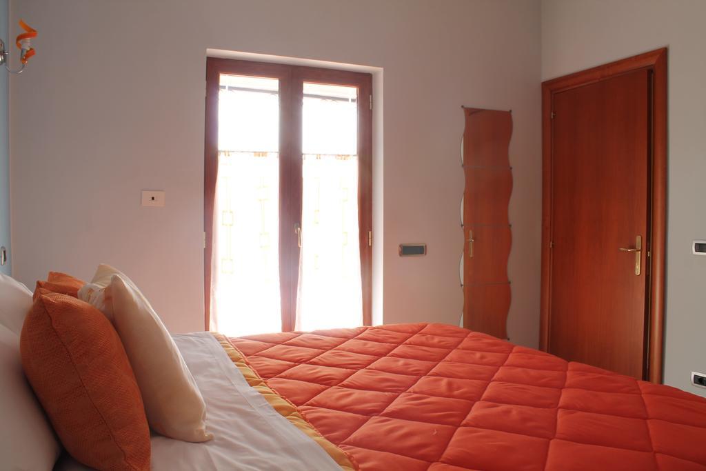 B&B Vesuvio Smiling Ercolano Bilik gambar