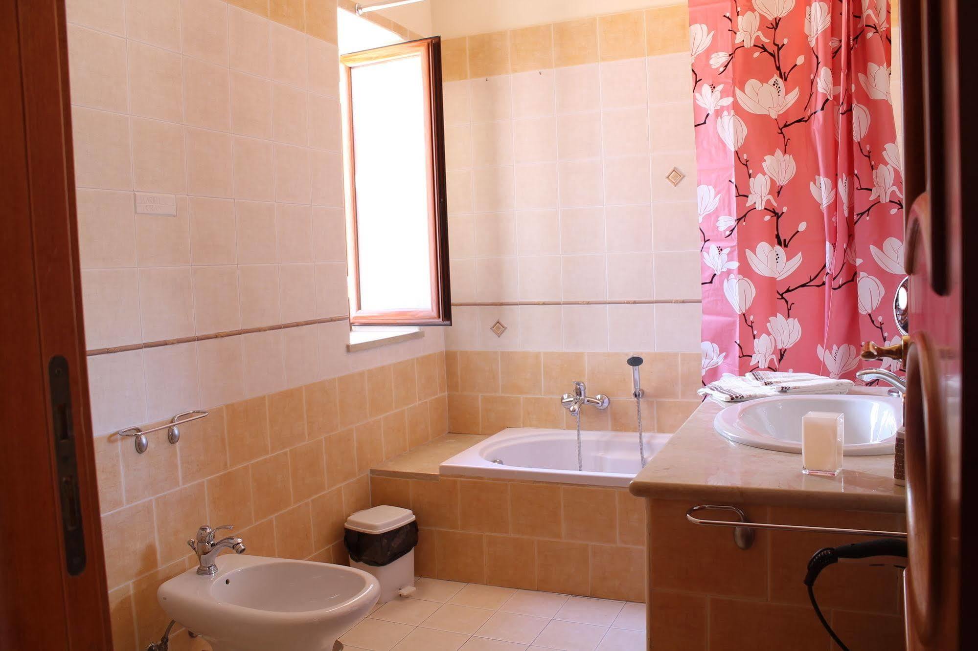 B&B Vesuvio Smiling Ercolano Luaran gambar